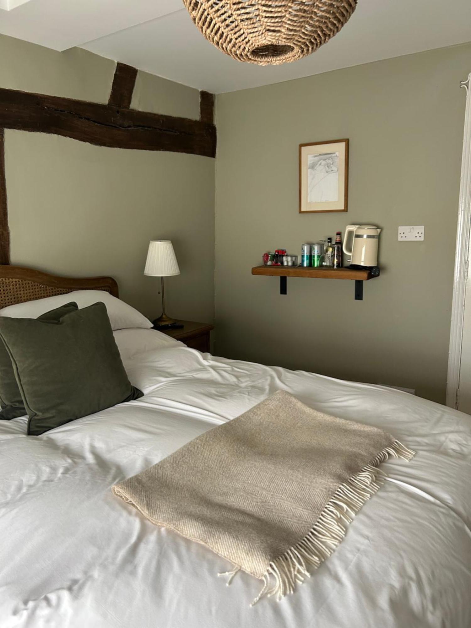 The White Horse Hotel ฟาเวอร์แชม ภายนอก รูปภาพ
