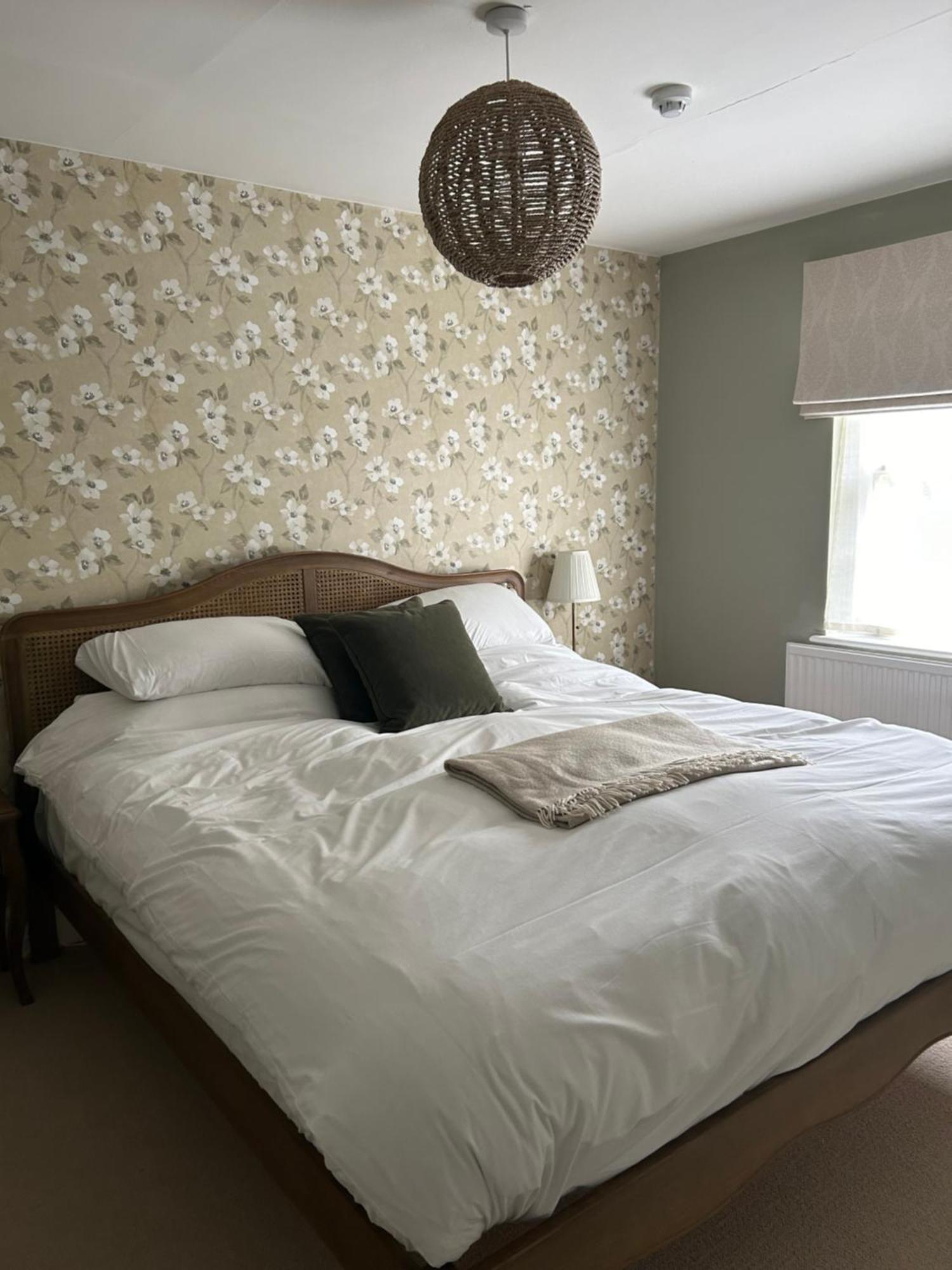 The White Horse Hotel ฟาเวอร์แชม ภายนอก รูปภาพ
