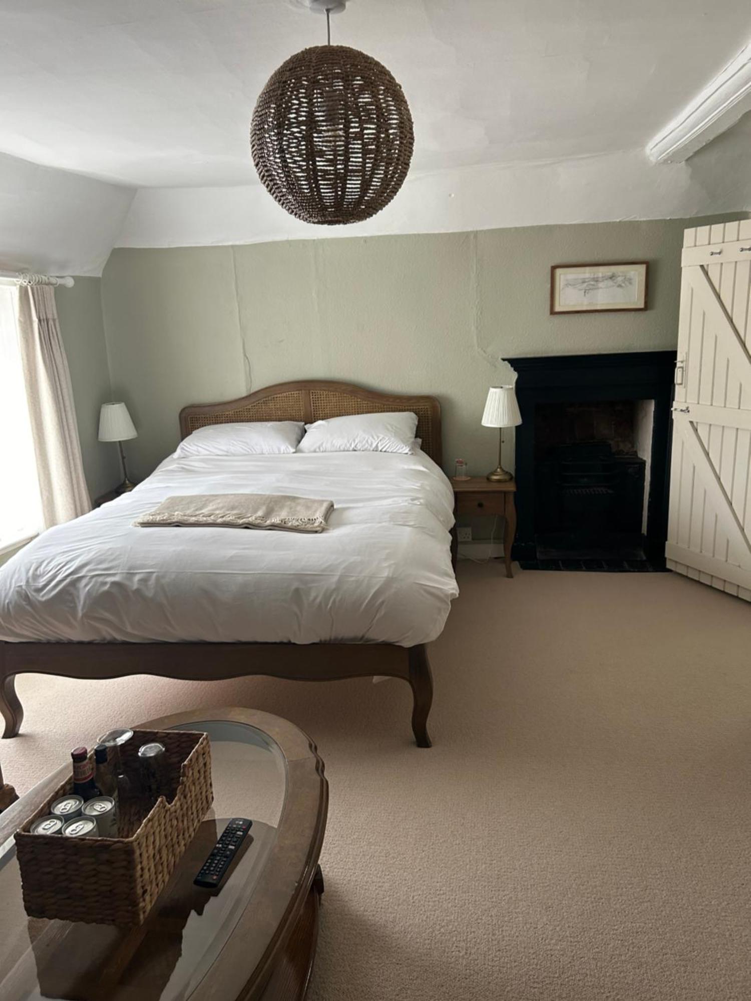 The White Horse Hotel ฟาเวอร์แชม ภายนอก รูปภาพ