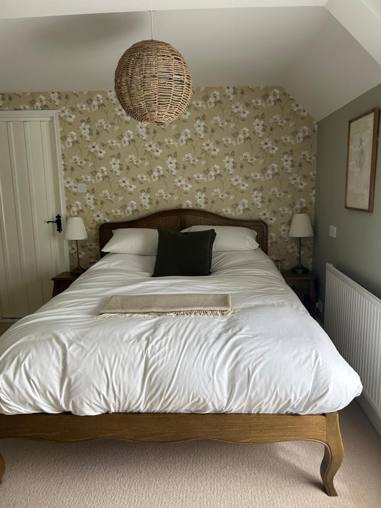 The White Horse Hotel ฟาเวอร์แชม ภายนอก รูปภาพ