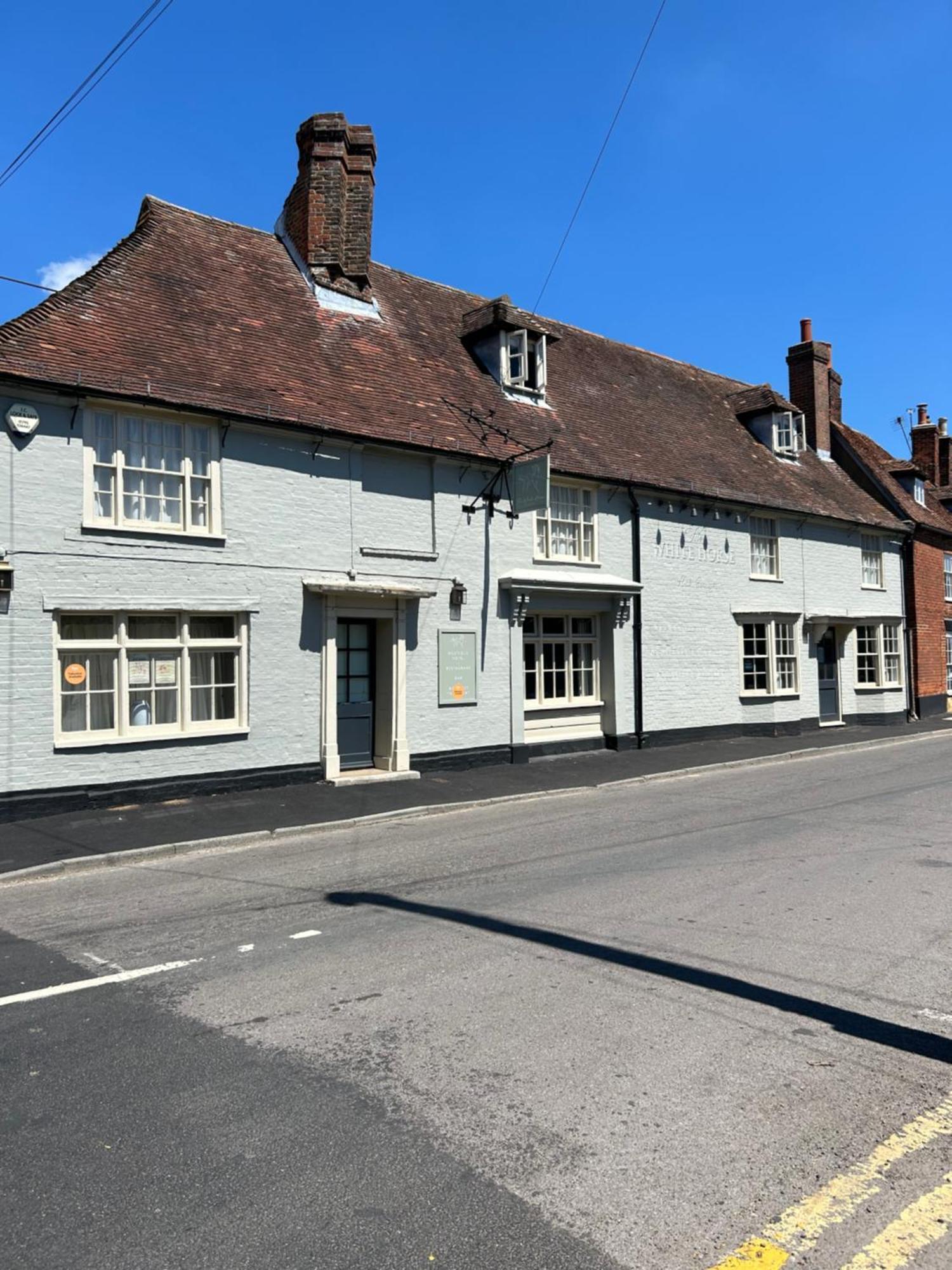 The White Horse Hotel ฟาเวอร์แชม ภายนอก รูปภาพ