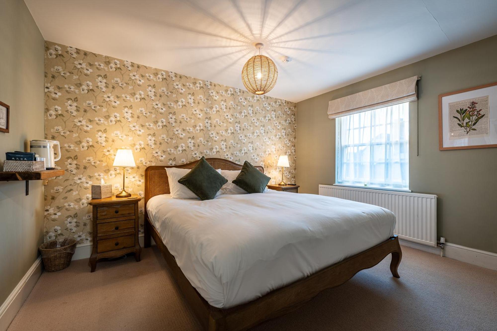 The White Horse Hotel ฟาเวอร์แชม ภายนอก รูปภาพ