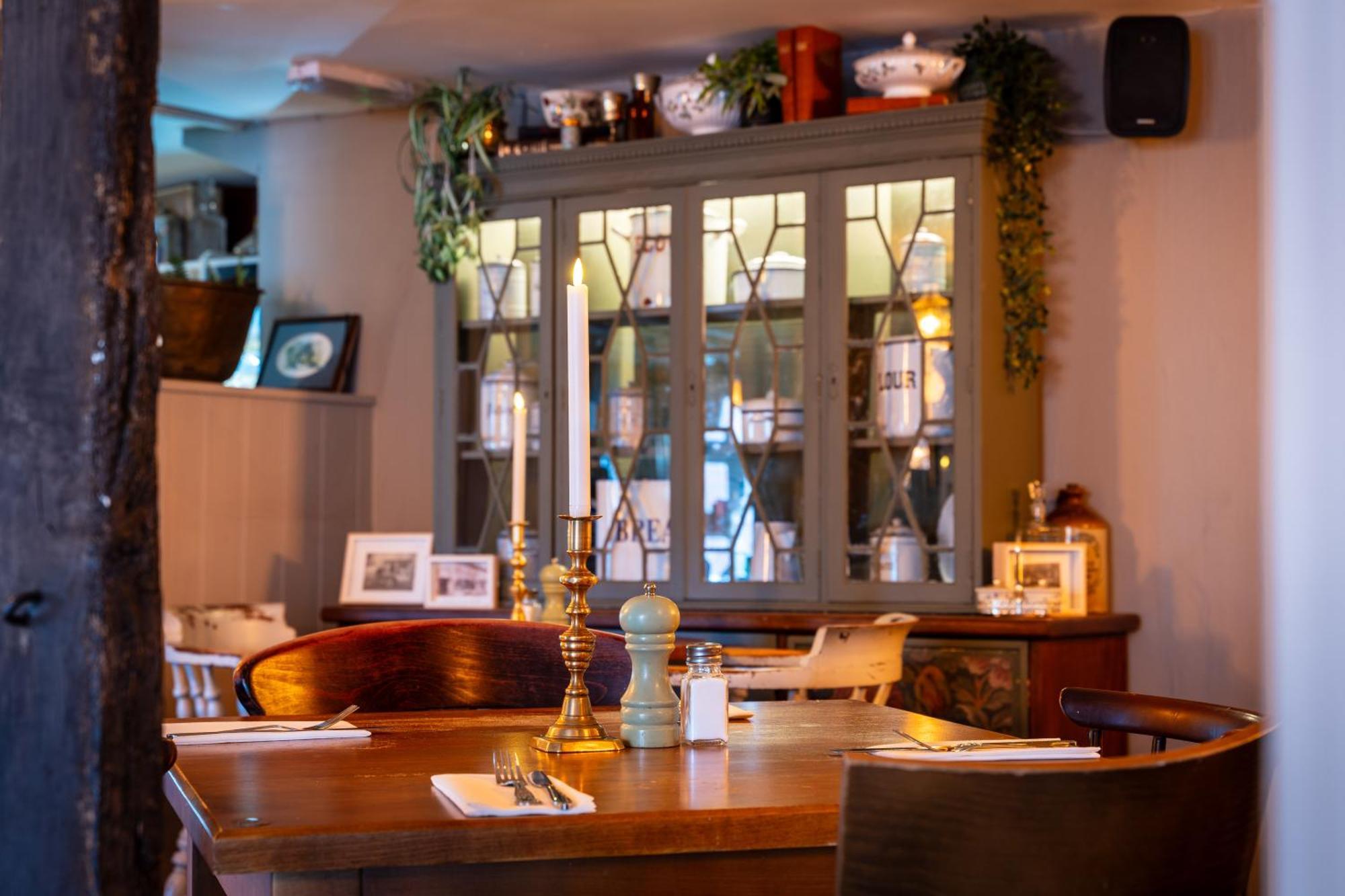 The White Horse Hotel ฟาเวอร์แชม ภายนอก รูปภาพ