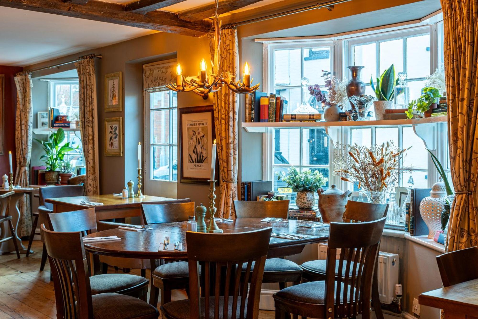 The White Horse Hotel ฟาเวอร์แชม ภายนอก รูปภาพ