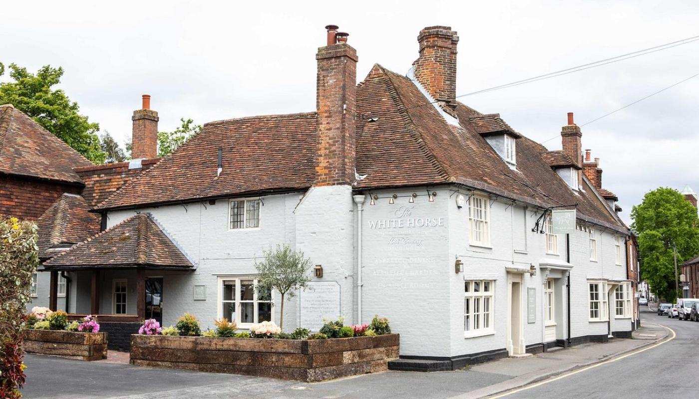 The White Horse Hotel ฟาเวอร์แชม ภายนอก รูปภาพ